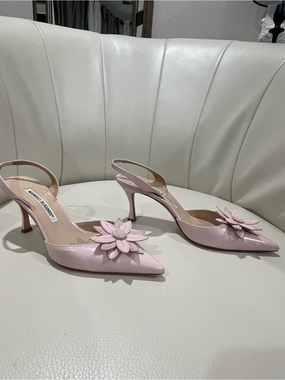 Manolo Blahnik Powder Pink Flower-Embellished Slingback Pumps - Picture 4 of 6